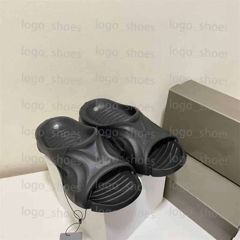 Zapatillas de baño para hombre y mujer, sandalias antideslizantes de fondo suave de diseñador, zapatillas informales de verano para personas perezosas