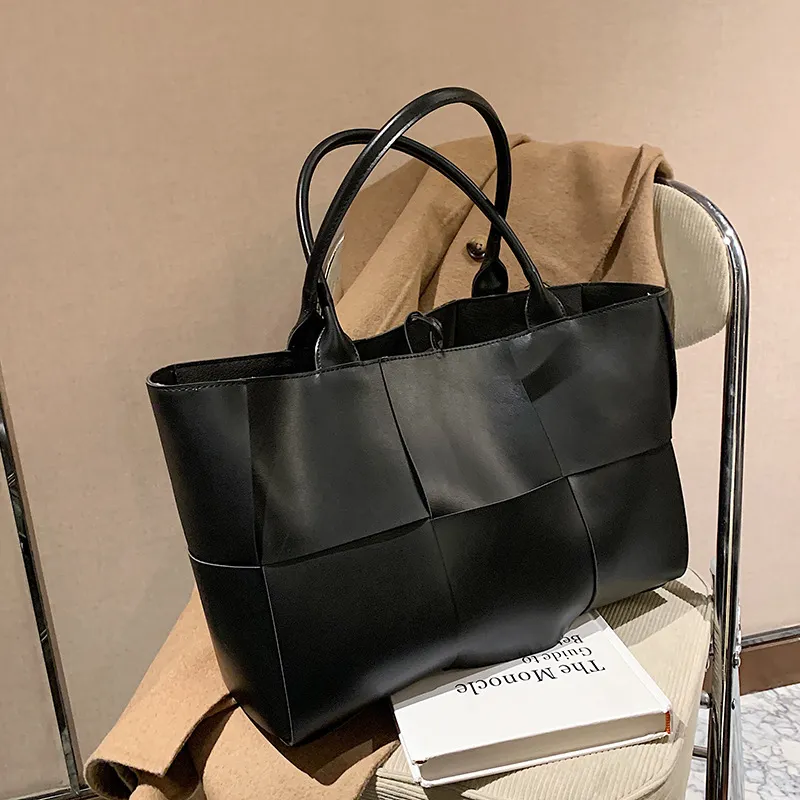 Качественная сумка для сумки большой емкости All-Searing Four Seasons New Fashion American American Sags Sags Internet знаменитость вручную большие сумки 39 см.