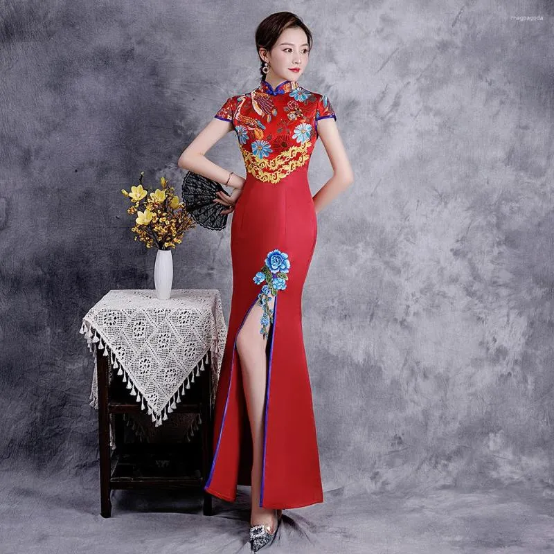 エスニック服セクシーな刺繍アップリケチョンサムレトロマンダリンカラー半袖ハイトサテンQIPAO中国の女性イブニングドレス