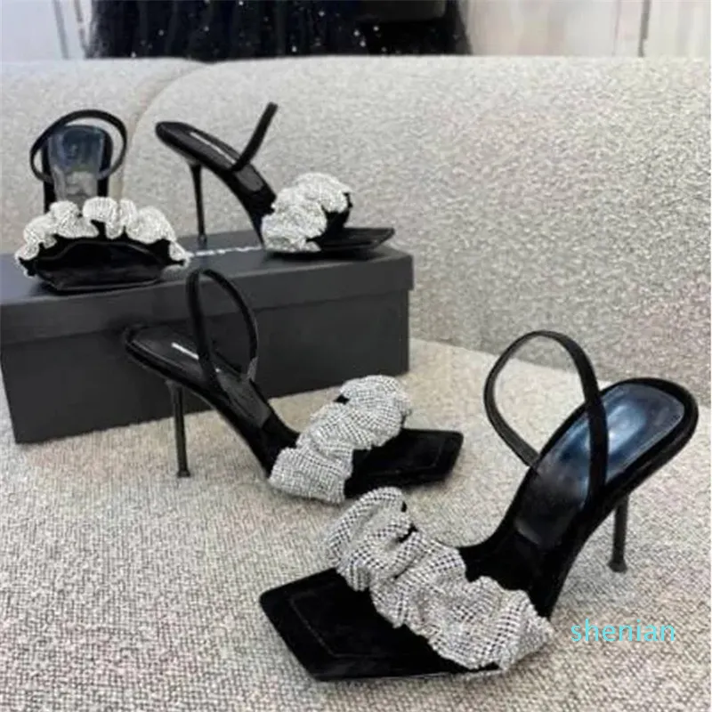 designer lyxig designer stil patent läder högklackade sko kvinnor unika bokstäver sandaler klänning sexiga skor