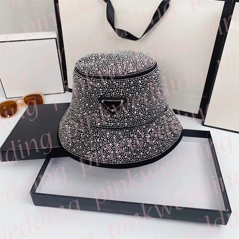 Cappelli a secchiello con strass lucidi Triangolo in metallo Sun Prevent Bonnet Donna Uomo Cappello da pescatore Streetwear