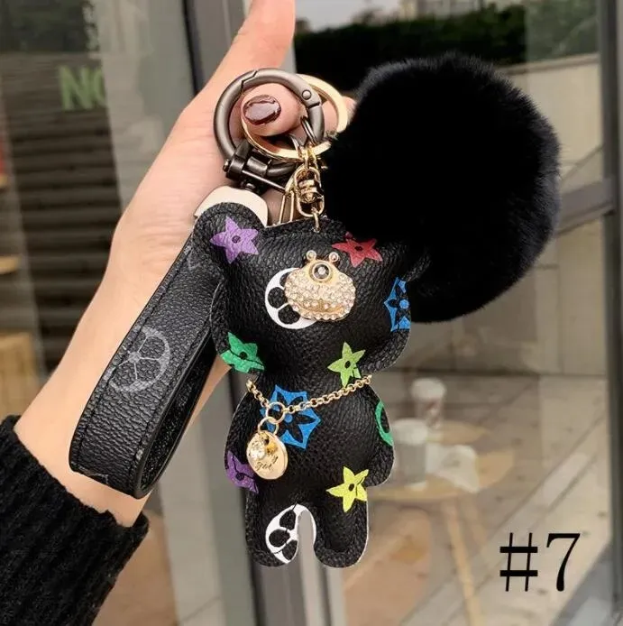 2023 Designer Key Chain with Box Mono Accessories Ring Leather Letter Mönster Julgåva till hennes handväska Y0O4