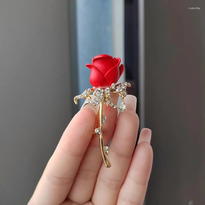 Broches tulipe Rose broche pour femmes élégant Corsage mode fleur rouge broche robe luxe Zircon bijoux accessoires cadeaux de fête