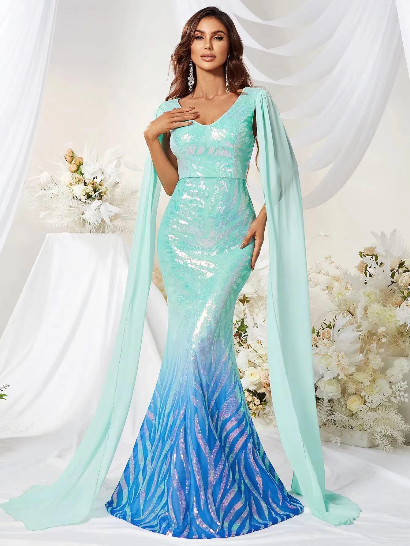 2023プラスサイズの青い豪華なキラキラしたウエディングドレス