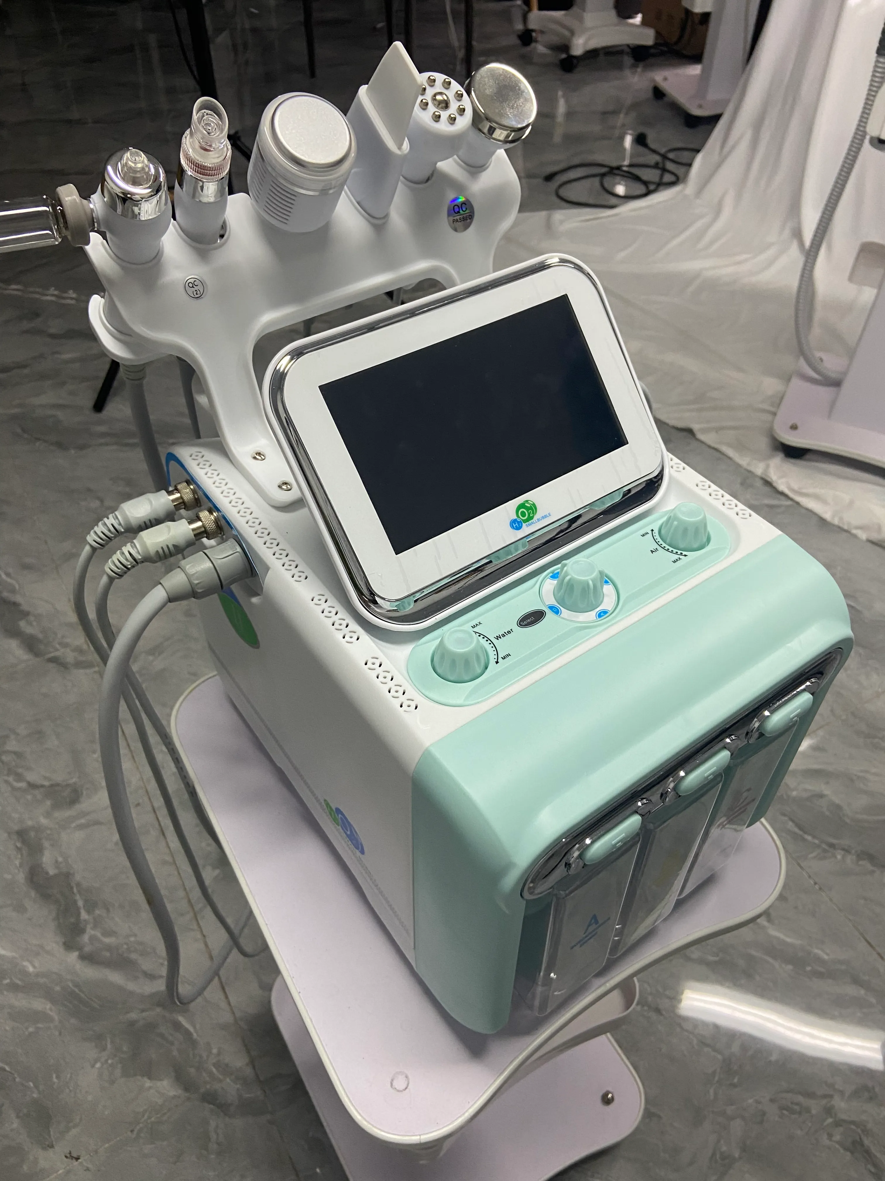 2024 Design caldo Piccola bolla Attrezzatura per strumenti di bellezza Radiofrequenza Tipo di scatola H2o2 Pelle 6 in 1 Pulizia profonda Hydra Peel Machine CE