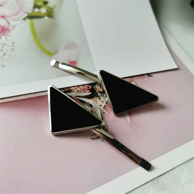 Pink metal designer hair clip smooth lady black white purple engrave letter couple gift triangle hairpin designer accessories enamel simple plated silver ZB046