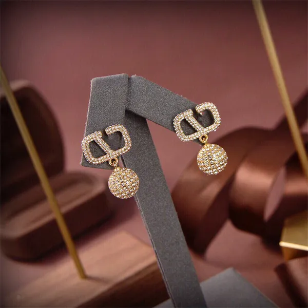 Designer Stud Earring V Brand Charm Pearl Earing Women Fashion Hoop Jewelry Luxury Metal Crystal Orecchino Gioielliere Regali da donna xnma1