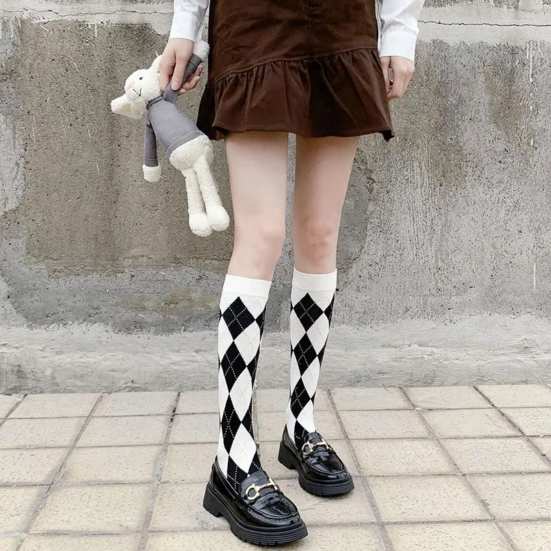 Calcetines altos para looks casual de niñas - Comparte Mi Moda
