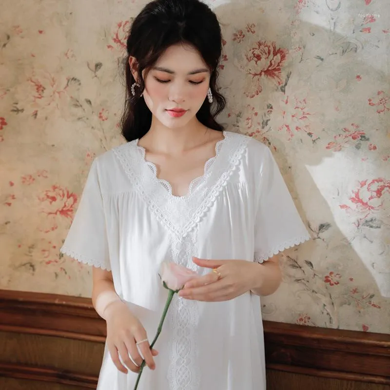 Vintage White Cotton Fairy Loose Nightgown - Loose-fitting Victorian Night  Dress for Women, Perfect for Sleepwear & Princesses