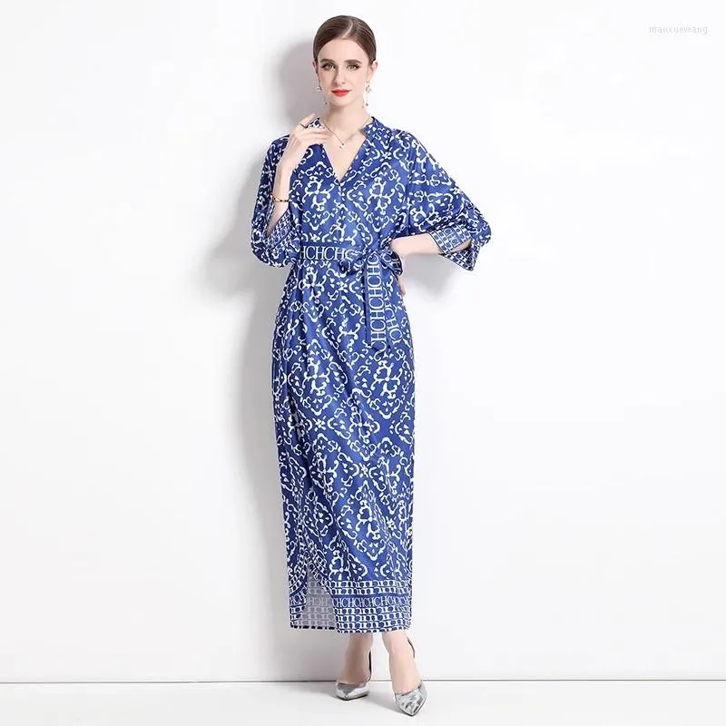 Robes Décontractées Mode D'été Lâche Bleu Maxi Robe Femmes Piste Col En V Conception Vintage Lettre Imprimer Taille Haute À Lacets Robes De Vacances