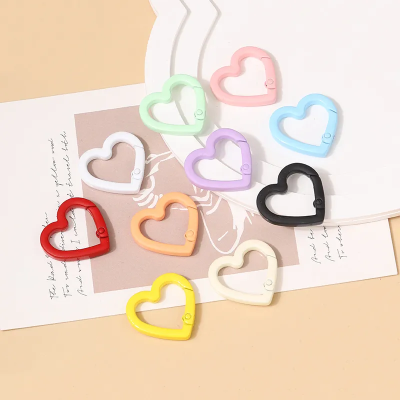 Nova fivela colorida em forma de coração com gancho e mola para fabricação de joias
