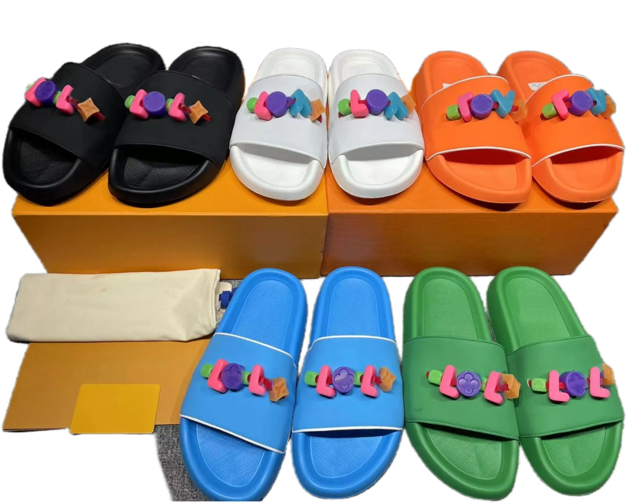 Дизайнерские сандалии мужские сандалии Slides знаменитые женские тапочки с тиснением для бассейна Flat Comfort Mule сандалии Кожаные сексуальные потертости пляжная обувь с оригинальной коробкой Пылесборник размер 35-46