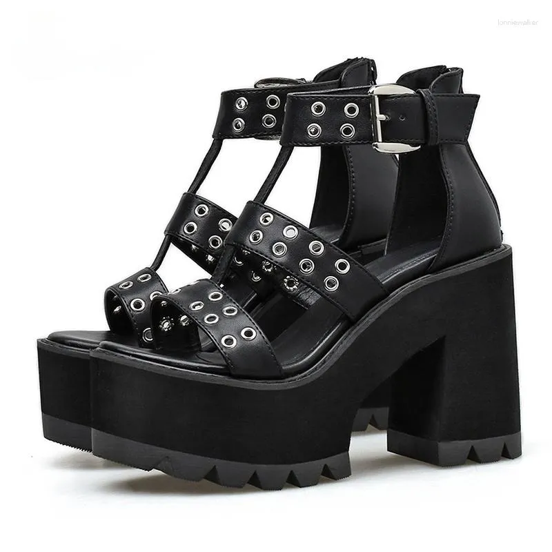 Sandaler Sexig Rivet Shoes Woman Party Rock Blakc Block Heel Platform Högklackad sommar 2023 Kvinnor Dragkedjor Gladiator