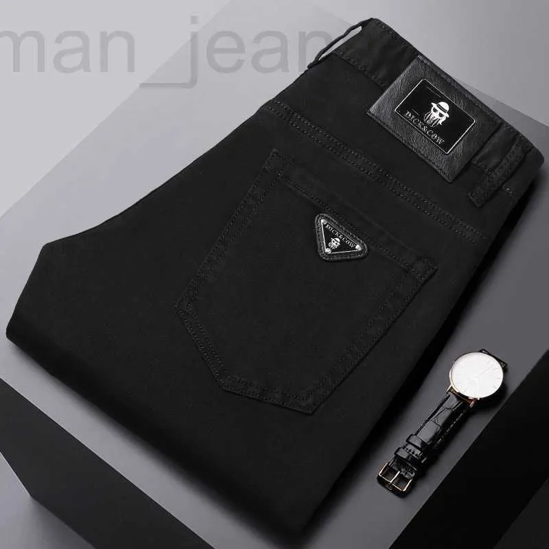 Designer di jeans da uomo Marchio di moda europeo Primavera / Estate New Black High end Versatile Casual Elastico Slim Fit Pantaloni dritti piccoli 0Q0T
