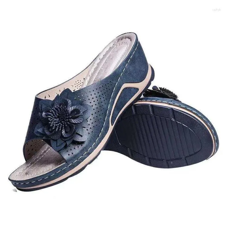 Pantoufles chaussures femmes été sur un coin Pantofle diapositives grande taille Med fleur 2023 doux Rome caoutchouc scandales PU décontracté Floral