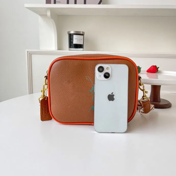 Merk 23SS Vrouwen Dag Packs Nieuwe Jes Dubbele Rits Camera Tas Vintage Vervoer Reliëf Een Schouder Crossbody Kleine vierkante Tas