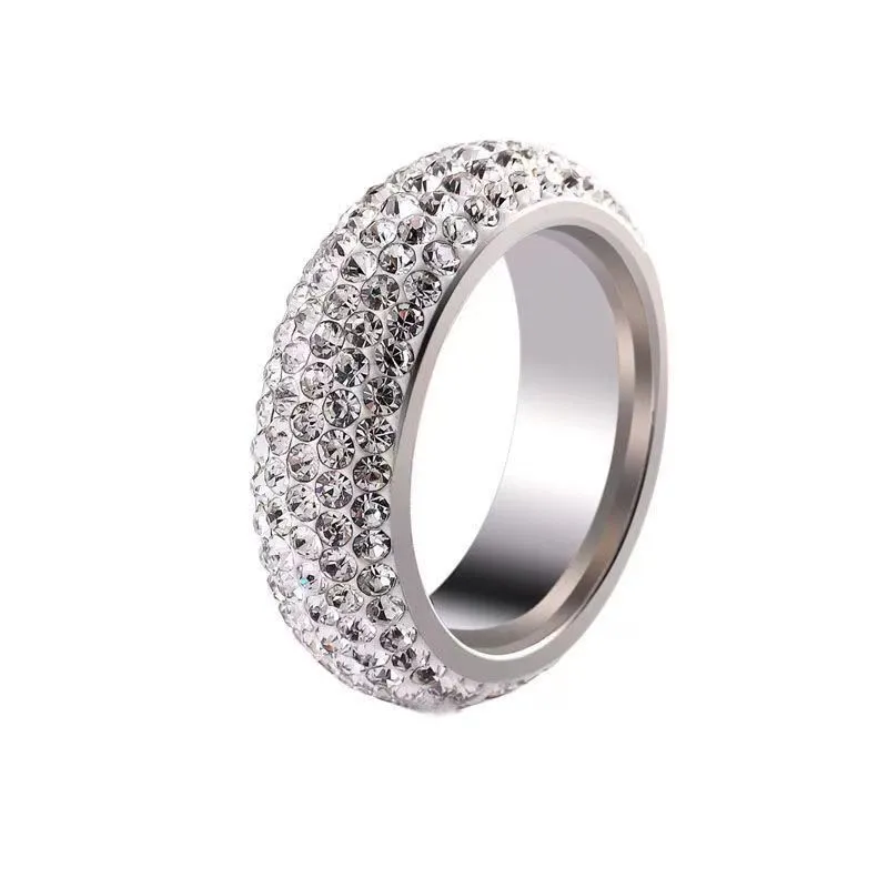 Nouvel anneau d'arc de forage à cinq rangées en acier au titane Ornement européen et américain Bague à diamants Bague en acier inoxydable Argile Full Diamond Bague haut de gamme