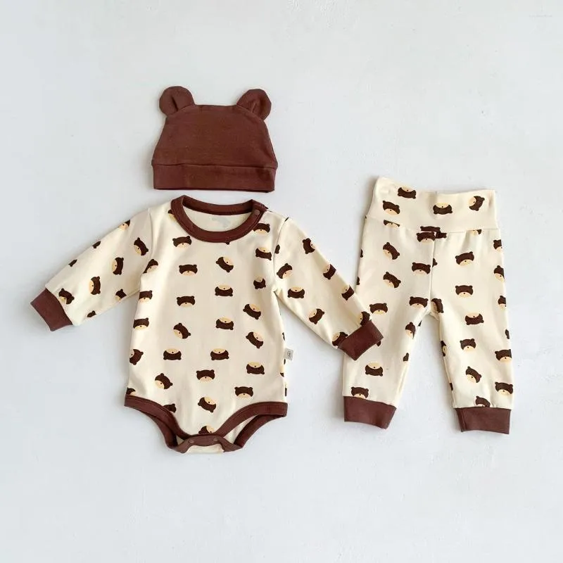 Ensembles de vêtements 2023 automne 3pcs vêtements de bébé garçons dormant dessin animé ours bodys de coton leggings chapeau nourrisson filles