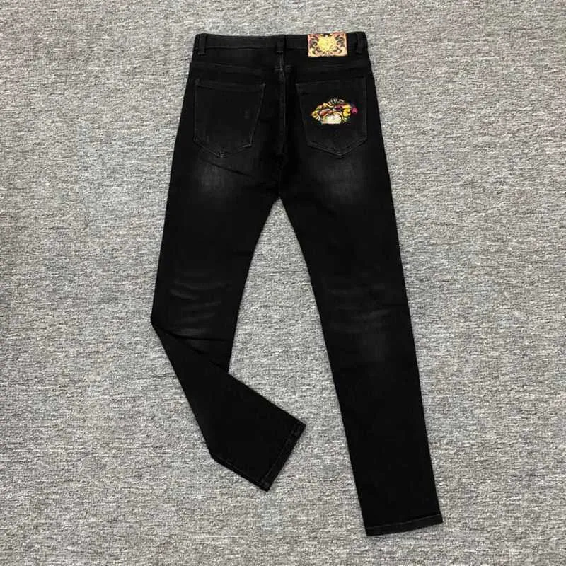 Herr jeans designer mode svarta män medusa broderade byxor designer byxor mens casual denim byxor 3061 wmij