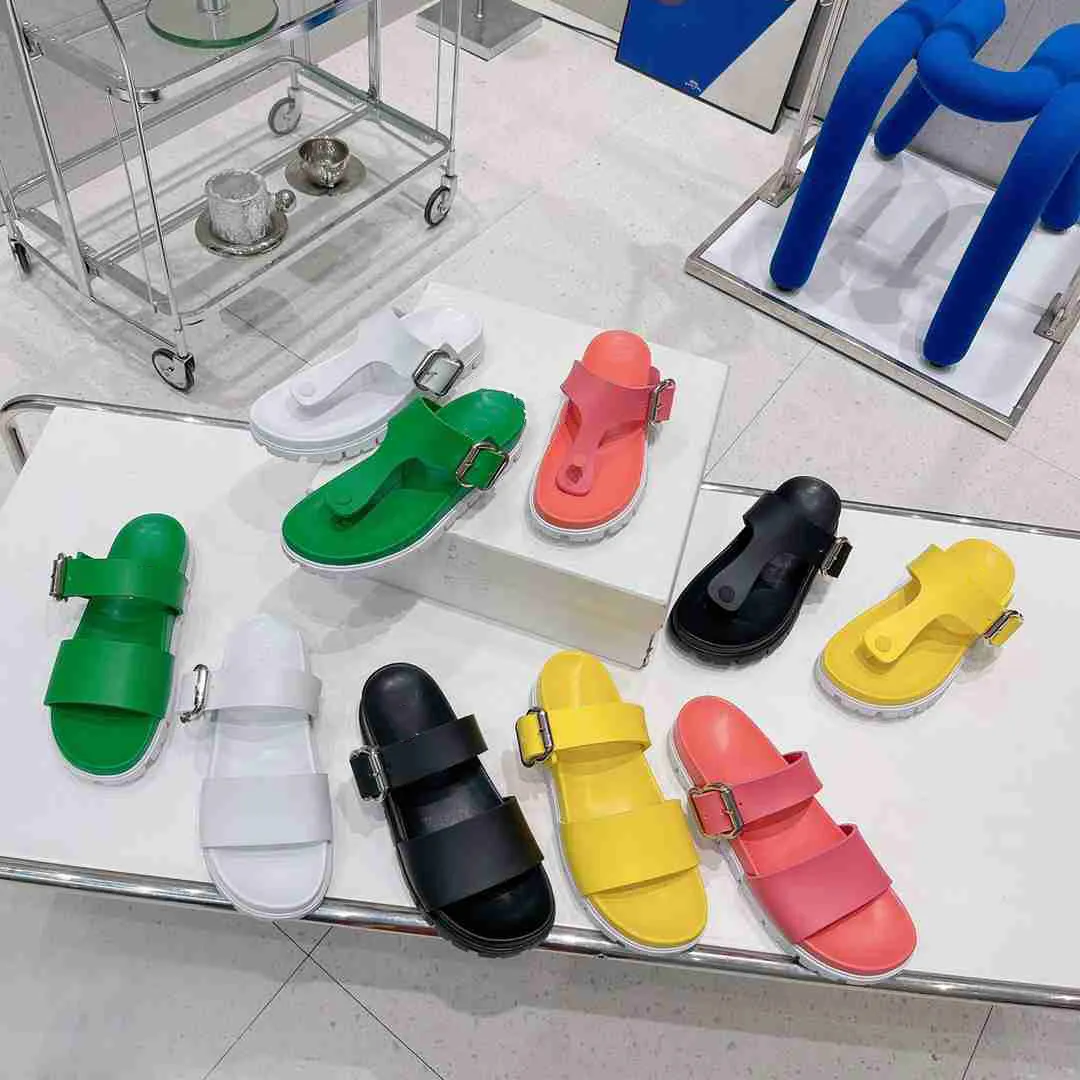 2023 Sıcak satış avant-garde kadın ayak klipsi ön kayış terlik metal toka ön çift lastik sandalet yumuşak ve rahat yaz tatili slayt boyutu 35-41