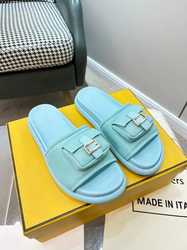 2023 nouvelles femmes sandales concepteur pantoufles plat tongs peau de crocodile toboggan dames plage sandale été mode polyvalent