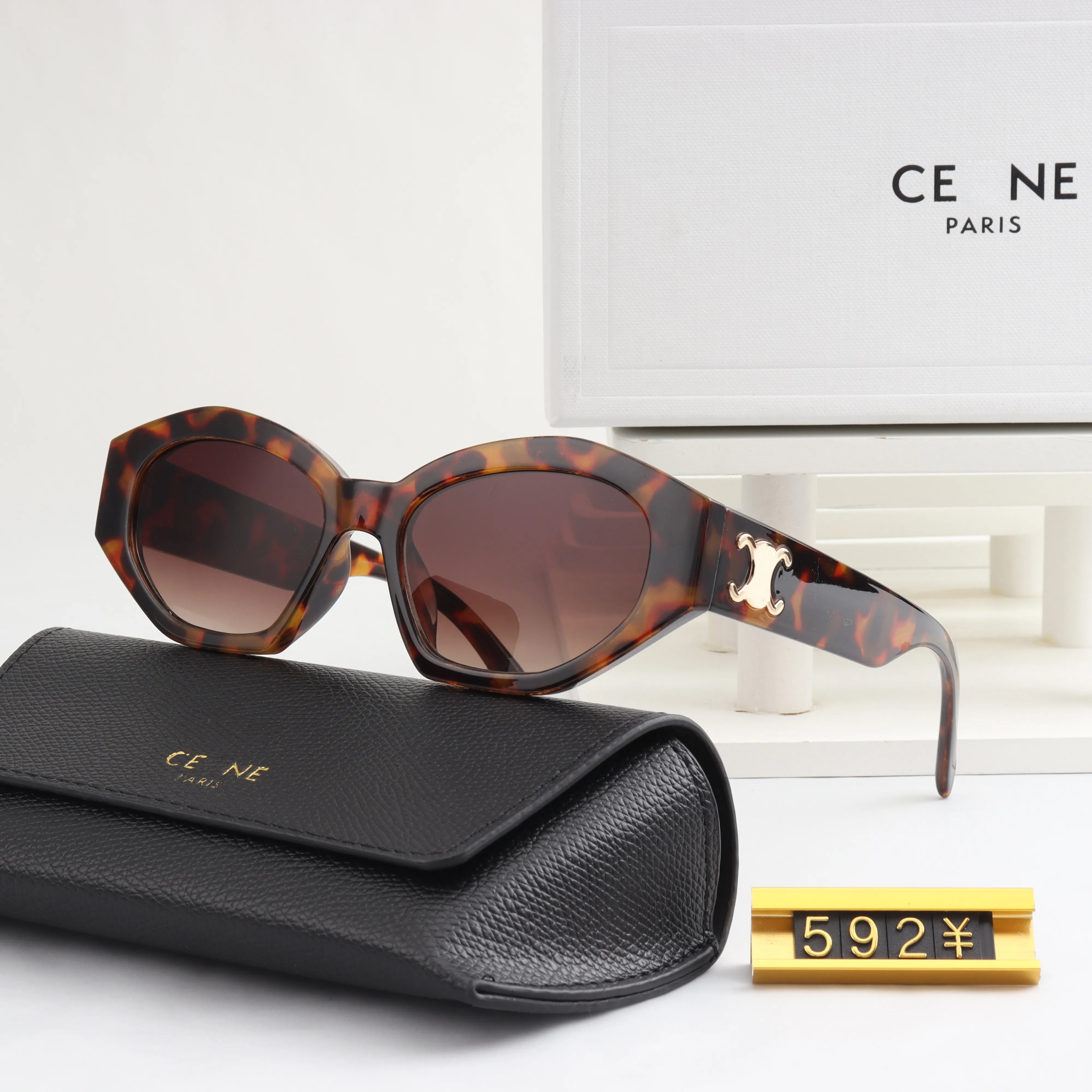 디자이너 선글라스 여성용 럭셔리 선글라스 Unisex Goggle 여름 해변 Sun Glasses Retro Frame Polarized light UV400 With Box good