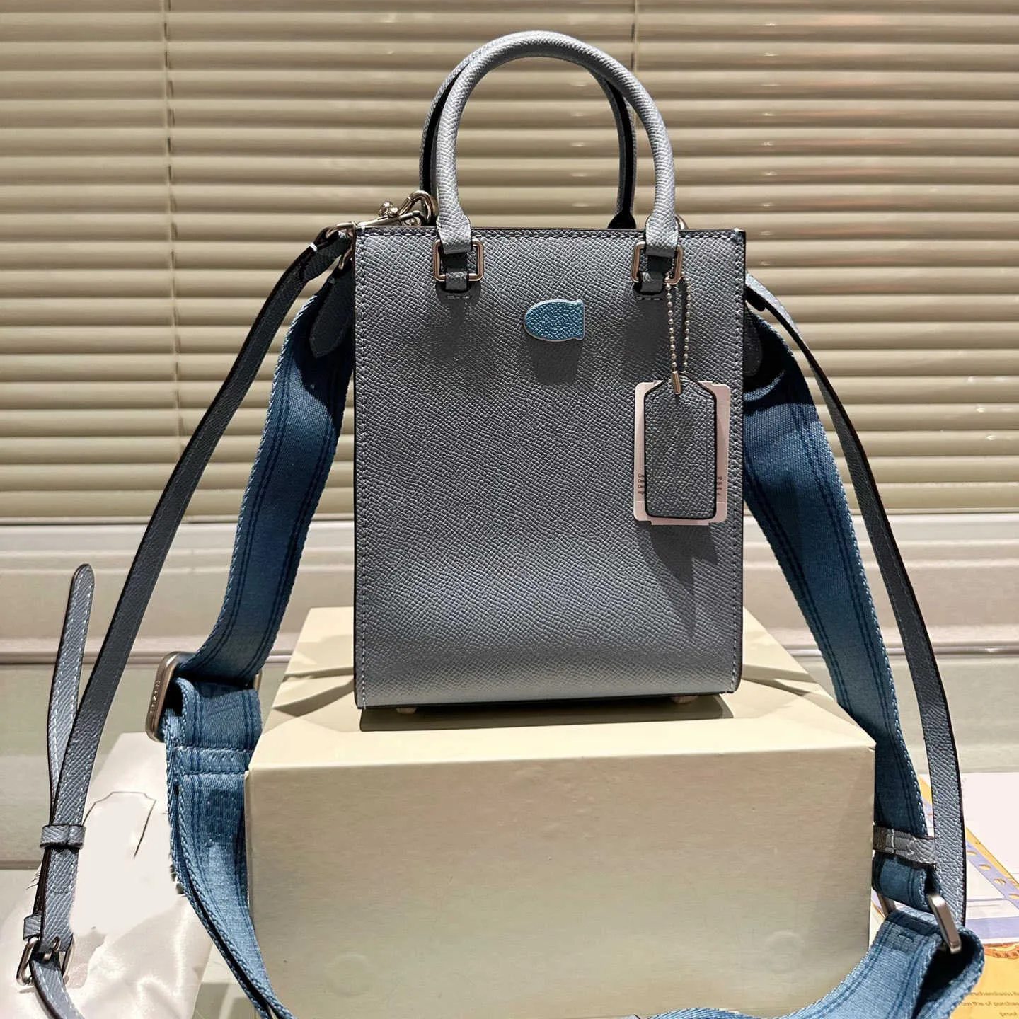 Bolsas Tote Brand Designer Carteira para Mulheres Pequenas Bolsas Quadradas Alças Largas Bolsa Moda Ombro Transversal Feminino Bolsas de Compras 230615