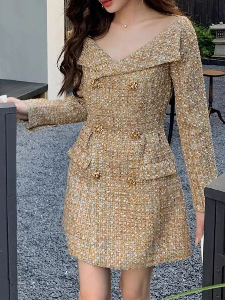 classic modern wedding dress Classic A-Line Lace Wedding Dress with Long Sleeves, V-Neckline & Cour –  Think Bridal