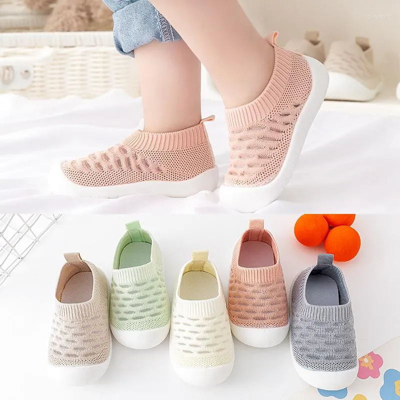 Детская обувь для первых ходунков, летние тонкие сетчатые весенне-осенние домашние противоскользящие носки-тапочки для малышей