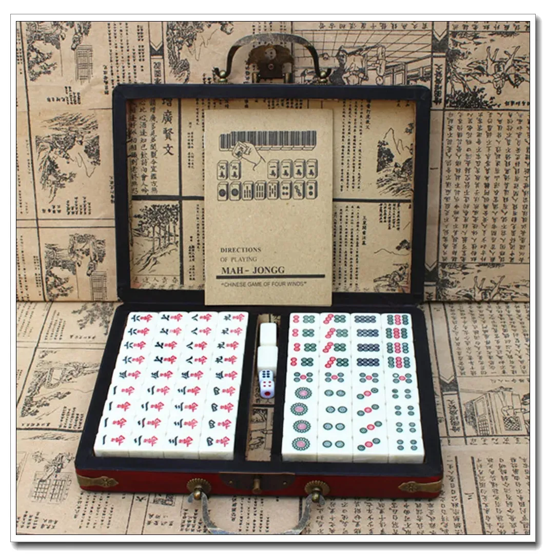 Zajęcia gier na świeżym powietrzu Chińskie Set Mahjong 144 Płytki Mah-jong Set Portable Chinese Toy z Box Fibre Board Mahjong dla zabawy na kemping 230928