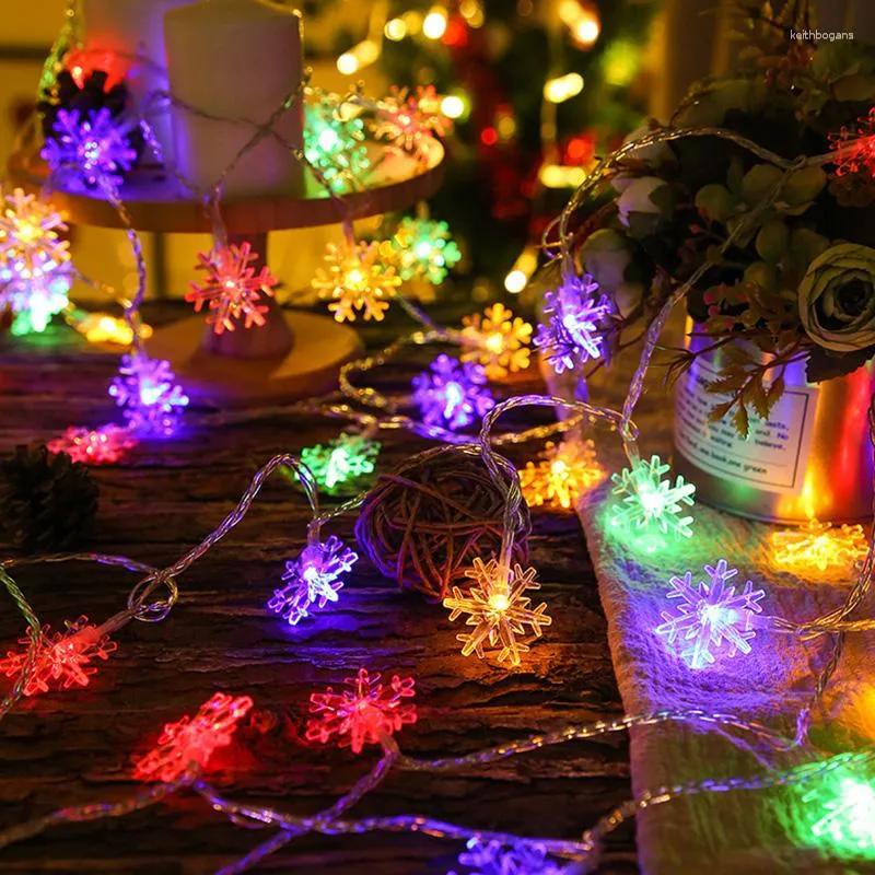 Juldekorationer Snöflinga LED String Lätt Fairy Warm White Garland Hem Lights Wedding Decor för Navidad