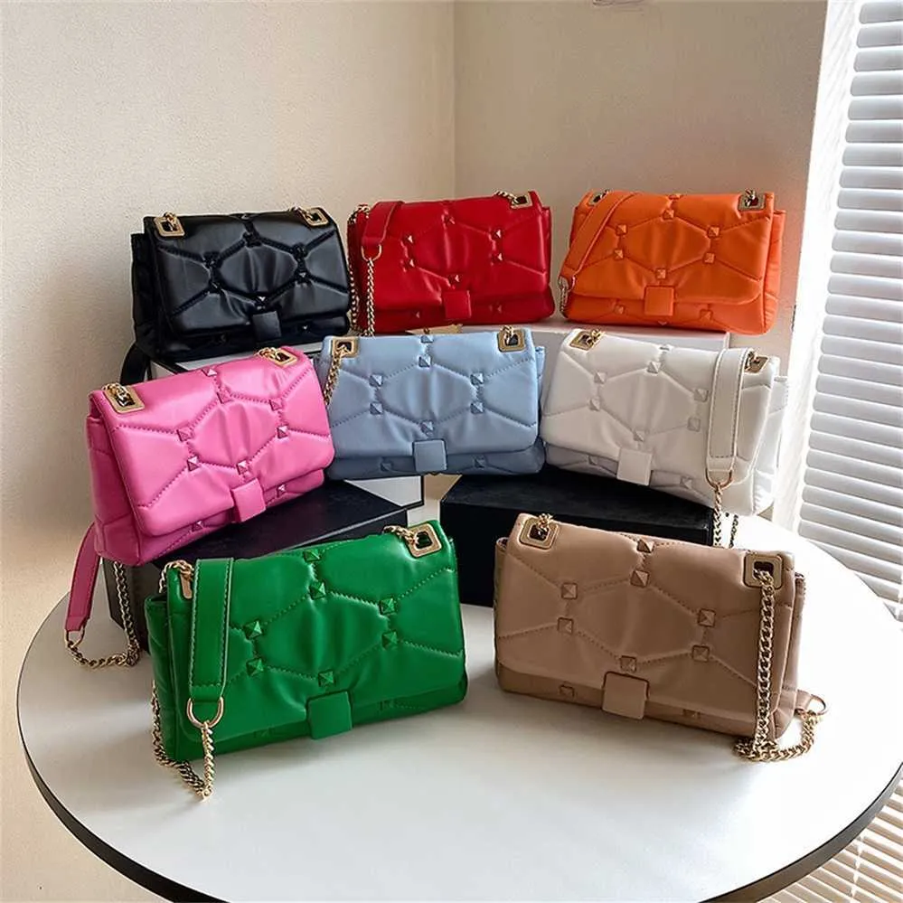 2023 New Simple and Chain One One -Counter Crossbody with Foreign Texture Women’s Women Leame Square Bag Model 9236