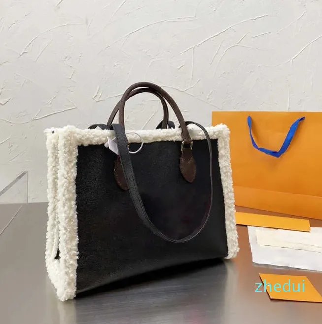 TOTES Sonbahar Kış Peluş Tote Çanta Tasarımcı Çanta Kadınlar Kadınlar Kadife Çanta Moda Kıllı Omuz Büyük Kapasiteli Alışveriş Elçisi Çantalar Kadın Cüzdan