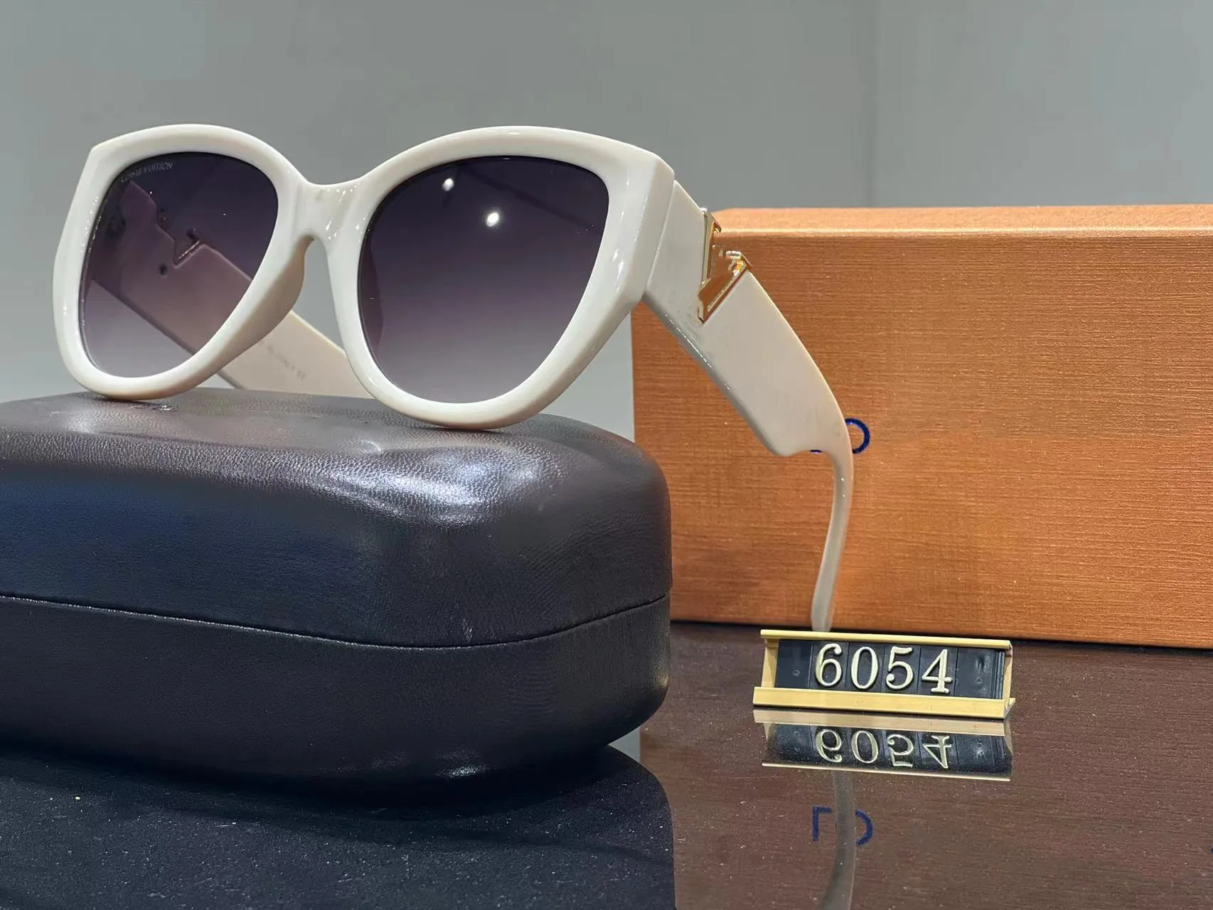 Occhiali da sole firmati classici di moda per uomo donna Occhiali da sole di lusso polarizzati occhiali da sole oversize pilota UV400 occhiali cornice PC lente Polaroid S6054