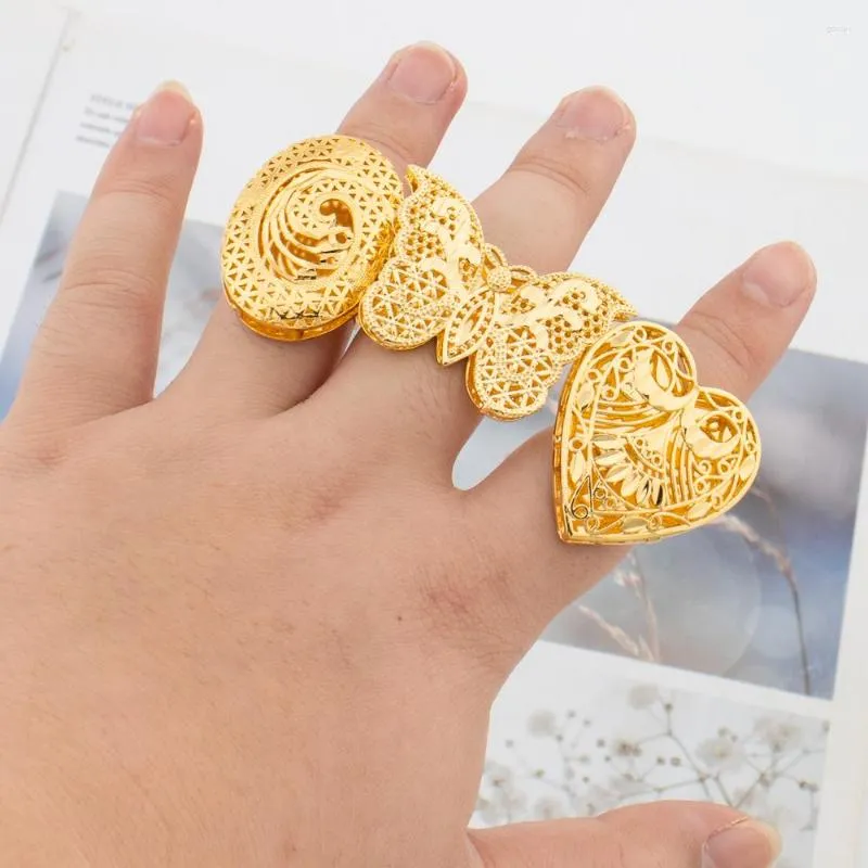 Gold Celtic Knot Earrings – Claddagh Design