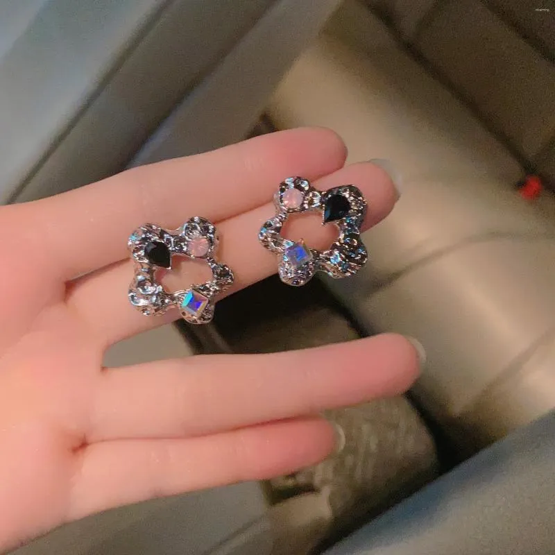 Backs Earrings Sweet Cool Colored Stone Hollow Out Flowers Black Rhinestone Flower Clip On Without Piercing For Women Party