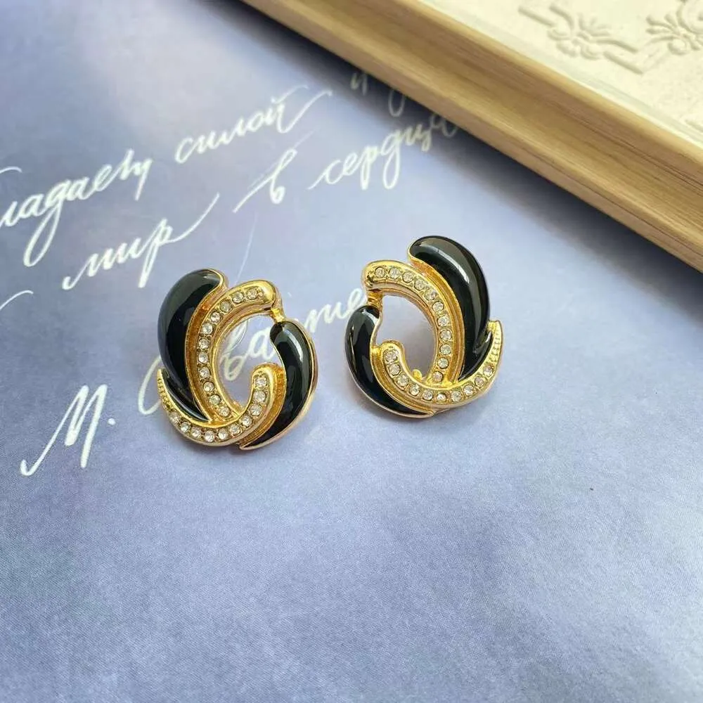 Boucles d'oreilles noires Vintage médiévales, personnalisées avec luxe léger et gouttes d'huile en diamant, boucles d'oreilles irrégulières, Style Cool français