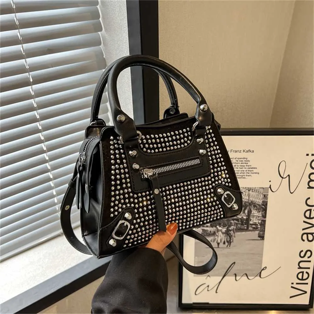 Women's 2023 New Simple and Shiny Diamond One Shoulder Crossbody Fashion Versatile Handheld Motorcycle Small Square Bag model 9236