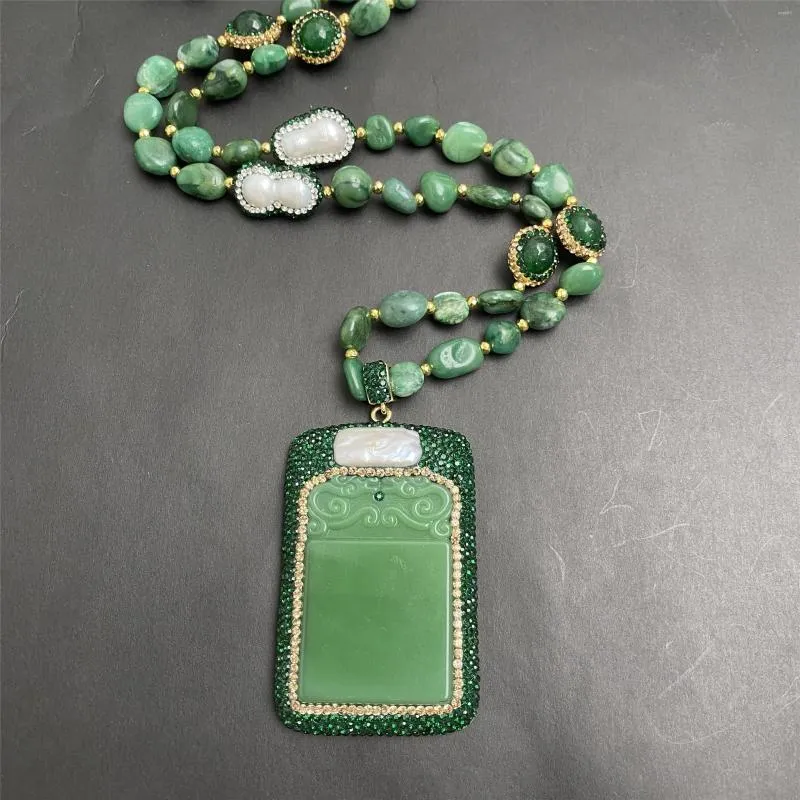 Hänghalsband 2023 Jade Pearl Hanging Tag Halsband Kvinnors vintage Elegant modeströja kedja smycken