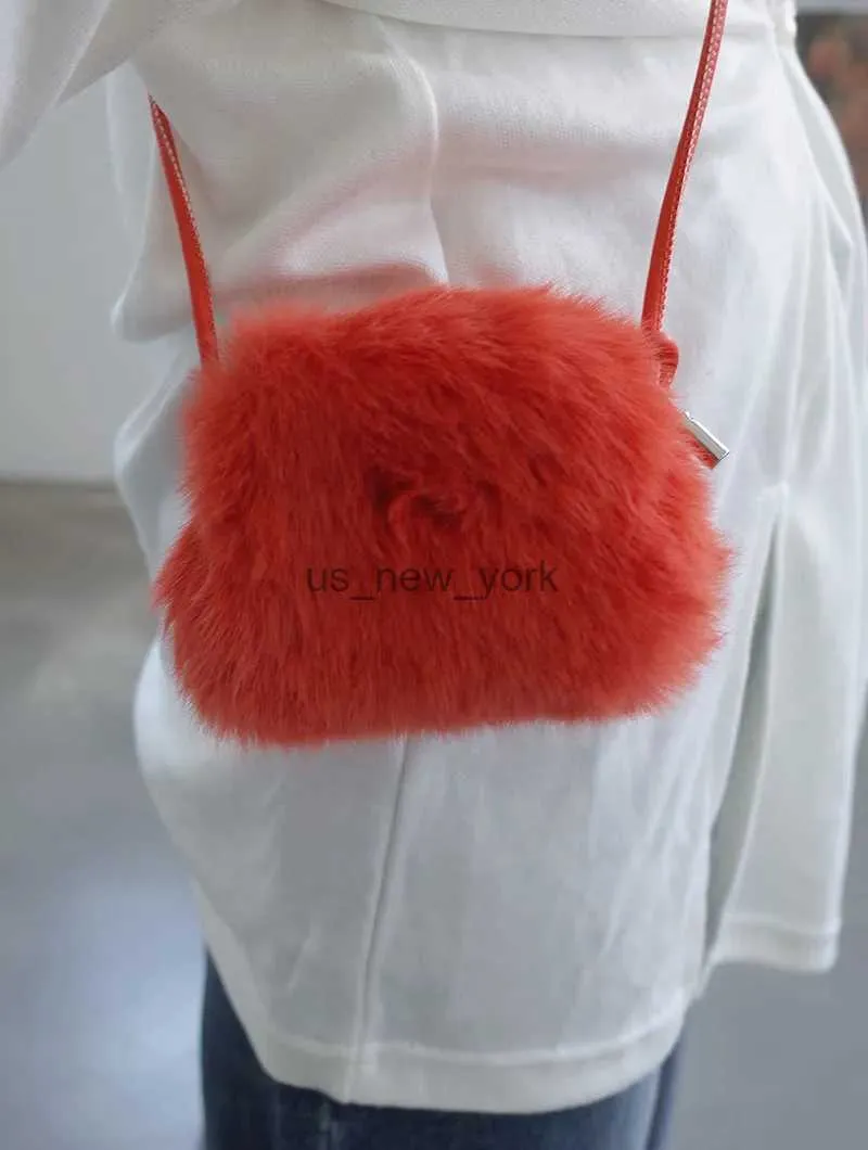 Totes Cute Mini Faux Fur Shoulder Bag Imitation Rabbit Fur Shoulder Messenger Bag Pure Color Female Plush Crossbody Bags Furry Handbag 240407