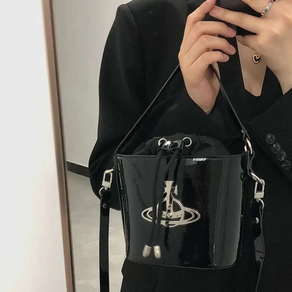 Новый британский модный бренд и тот же стиль, Императрица, сумка, маленький дизайн лак, мини -премиум -кросс -кубик, Vivian Bag