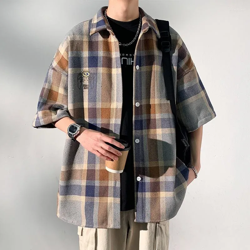 남성용 캐주얼 셔츠 체크 무늬 짧은 슬리브 셔츠 트렌디 브랜드 2023 여름 느슨한 피팅 고급 감각 의류 재킷