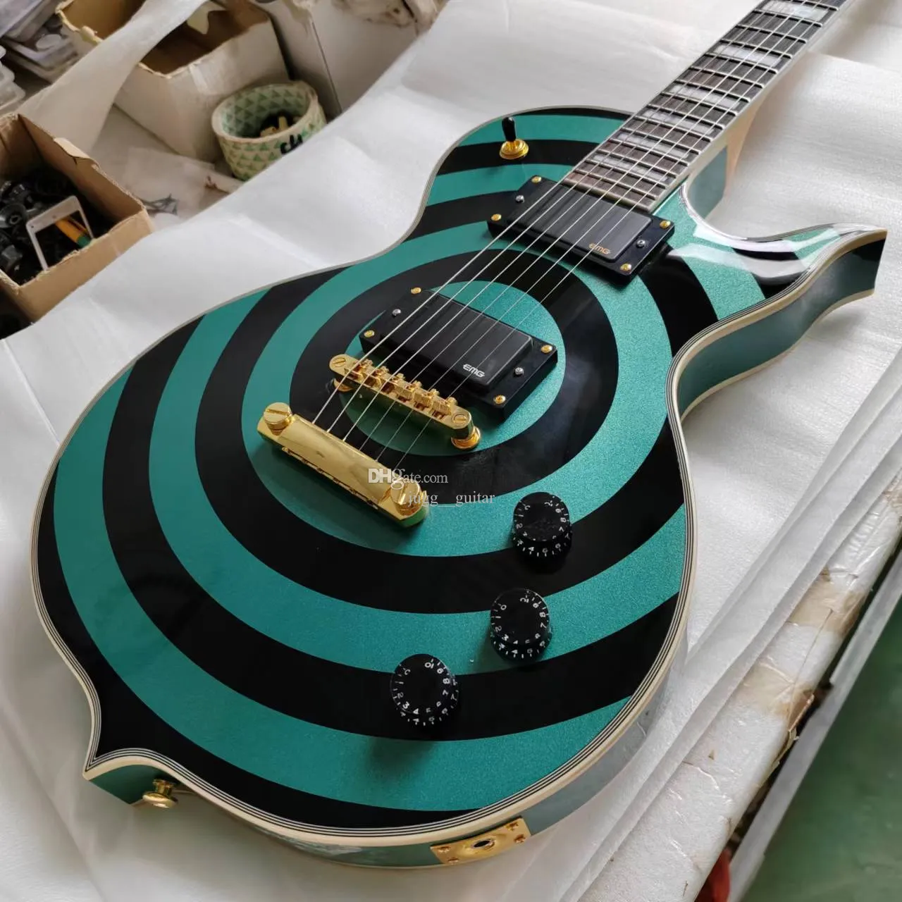 Op voorraad Wylde Audio Odin Grail Gangreen Metallic Groen Zwart Bullseye Elektrische Gitaar Mahonie Body Grote Blok Inleg China EMG Pickups Gouden Hardware