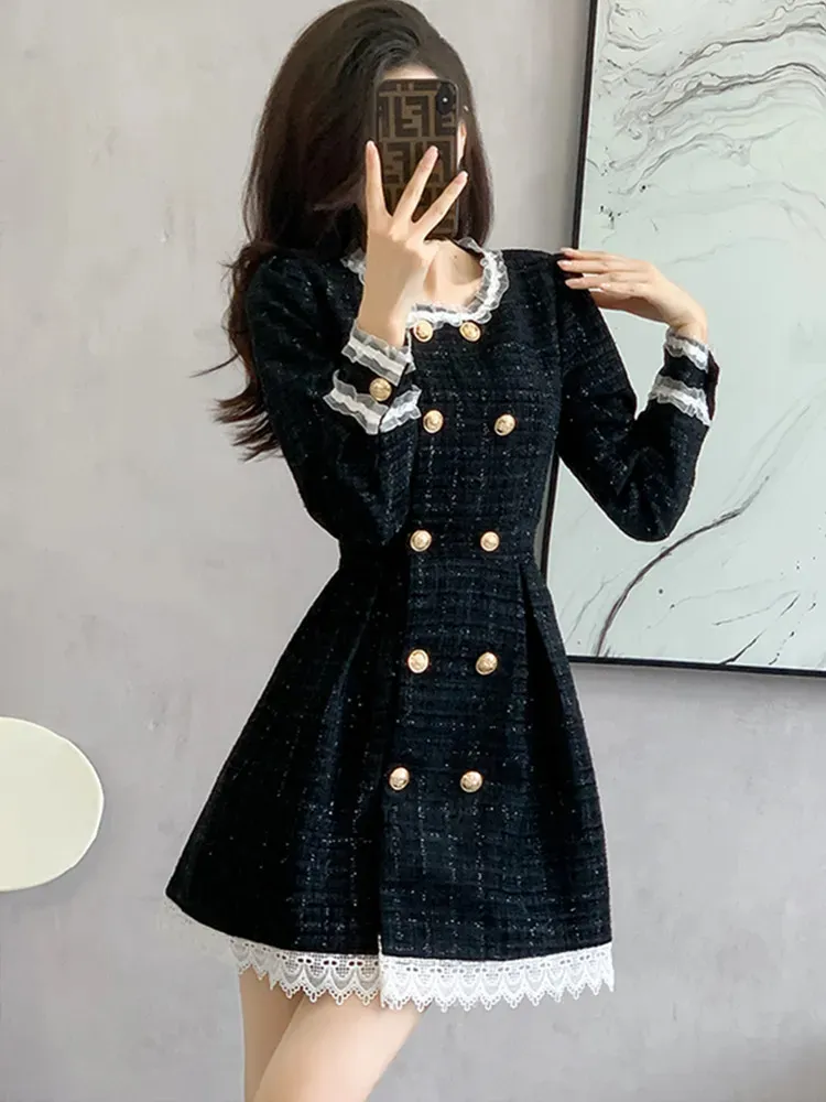 Elegant Double-Breasted Tweed Dress: Vintage Ruffle Design