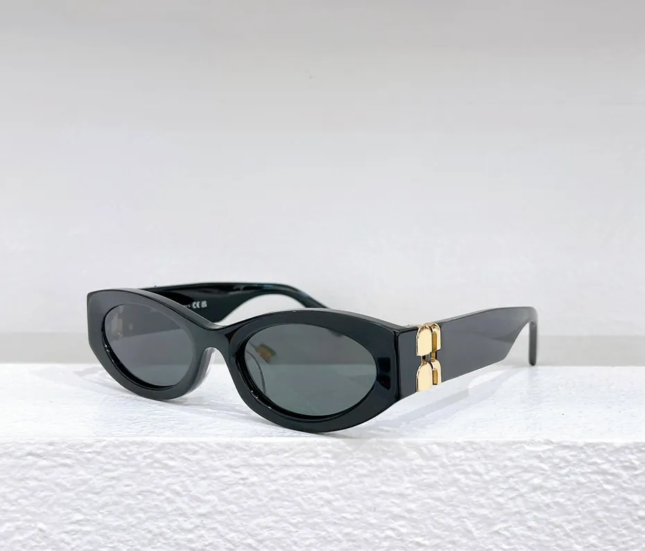 Oval solglasögon Gold Black Women Designer Solglasögon Shades UV400 -glasögon med låda