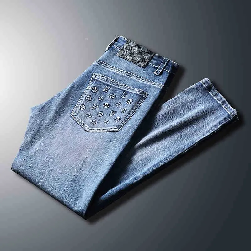 Jeans para hombres Diseñador Spring Men's Pequeño tubo recto Slim Fit Elástico Versátil Juventud Pantalones de moda coreana UE1A