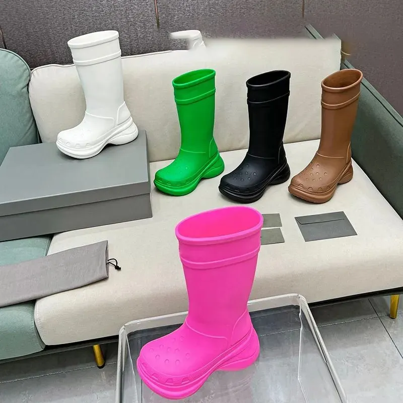 designer Paris Rain boots women 20MM long Arch Rubber knee highLong boots brown green bright pink black womens luxury shoes Rainboots sneaker 35-45
