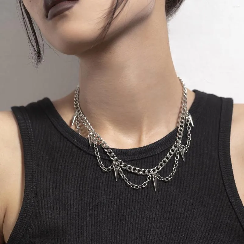 Kettingen Hip Hop Metalen Kwastje Hanger Korte Ketting Voor Vrouwen Mode Retro Halloween Geklonken Claviculaire Choker Sieraden Gift