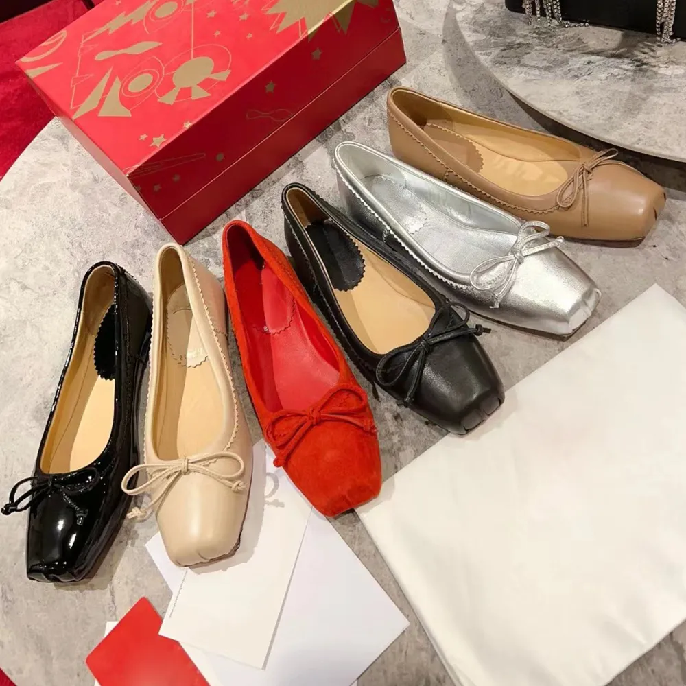 Paris Marque Rouge Noir Bowtie Ballerines Chaussures Femmes Printemps Matelassé Véritable Mocassins En Cuir Slip sur Ballerine Luxe Robe Chaussures 34-43 Avec boîte