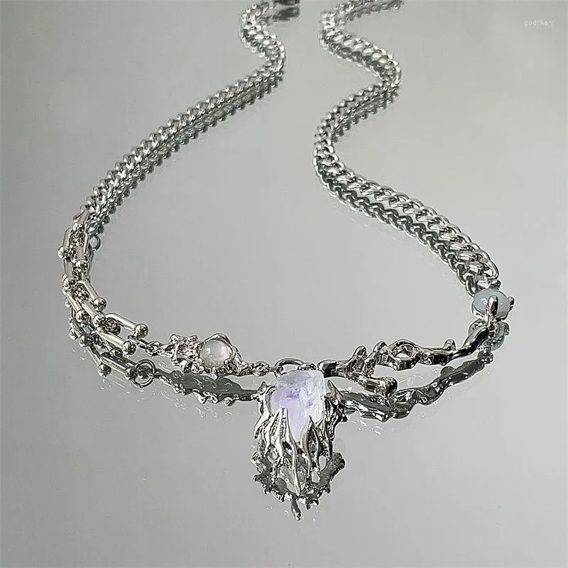 Kedjor Flame Moonstone Necklace Luxury Design Högklassig Söt och coola smycken Par Klappkedjan Kedja Kvinna